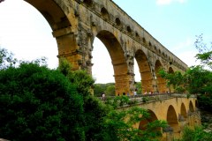 Pont du Gard. El Pont du Gard es una parte importante de lo que fuera el gran acueducto de Nîmes. Monumento declarado patrimonio de la humanidad por la UNESCO.