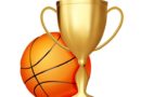 Entrega de premios para los finalistas del primer torneo de baloncesto