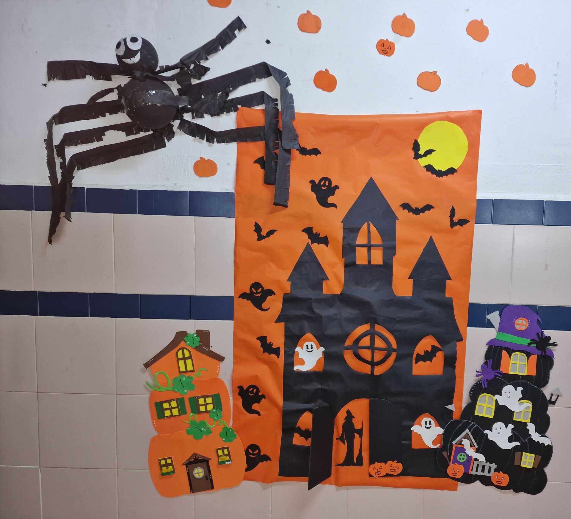 Mural de Halloween del curso 1º de Actividades Comerciales B